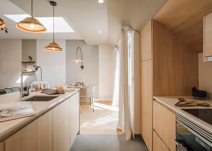 Procida - 1 Bedroom And Pool In Santo Antonio Lisboa