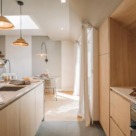 Procida - 1 Bedroom And Pool In Santo Antonio Lisboa