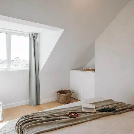 Procida - 1 Bedroom And Pool In Santo Antonio Lisboa